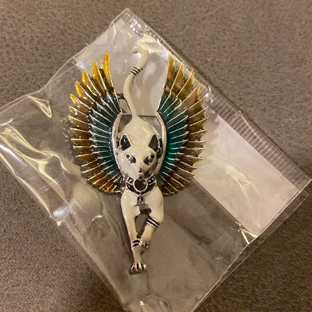 $10 Clearance new Women's Brooch Enamel Egyptian Style Cat with Wings